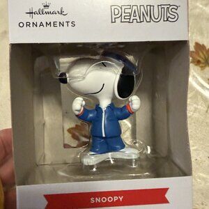New Hallmark Snoopy Christmas Ornament
